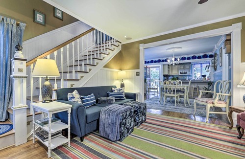Yalesville Casa | Lakefront Home, Close to Mt Southington!