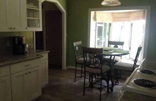 Forest City Casa | LAKEFRONT HOME NEAR ALL ATTRACTIONS