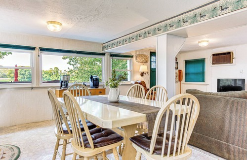 Havana Cabina | Lakefront Home w/ Patio in Havana!