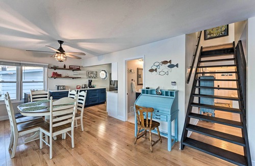 Lake Koshkonong Casa | Lakefront Home w/ Gorgeous Sunsets, Kayaks, & Pier