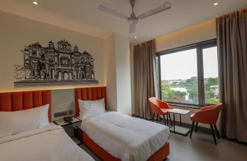 Mathura Hotel | Lakefront Hotel by Brijwasi