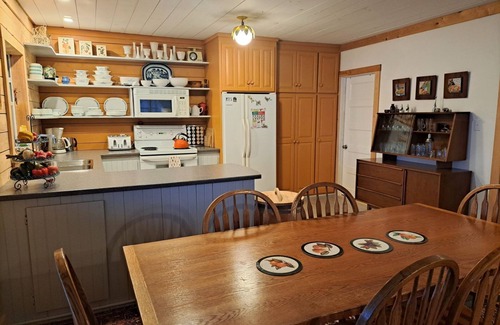 Lower Ohio Cabaña | Lakefront Living in a Sunset Cove with kayaks