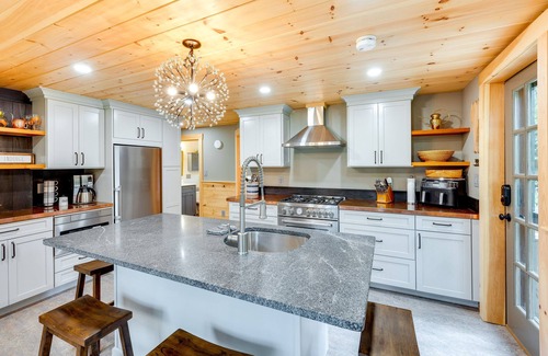 Center Lovell Casa | Lakefront Lovell Home w/ Dock: Walk to Town Beach!