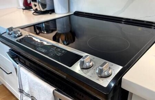 Grey Highlands Casa | Lakefront Modern Cottage: 25 mins to Blue Mountain