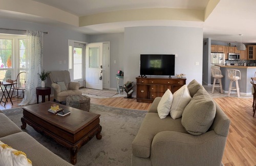 Camdenton Casa | Lakefront, private dock on cove near HaHa Tonka, Ballparks National Park, kayaks