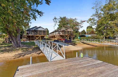 Southmont Casa | Lakefront Retreat: Kayaks, Dock, Fire Pit & Grill