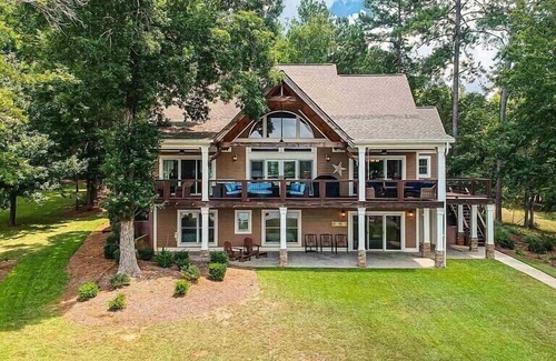 Eatonton Casa | Lakefront Retreat w/ Big Water Views, Private Dock, & Fire Pit!