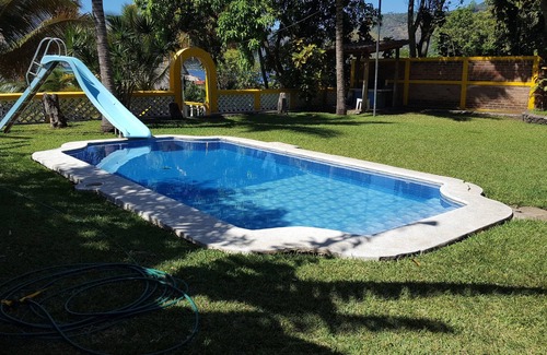 Coatepeque Cabaña | Lakefront Rustic House in Lago de Coatepeque