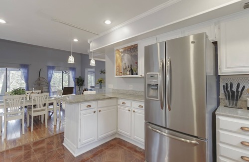 Wilson Lake Casa | Lakefront Tampa home w/ pool table + outdoor patio