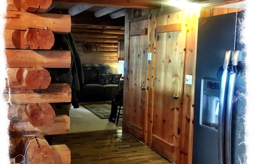 East Shore Cabina | Vistas al lago !! Escapada rústica de la cabaña de troncos