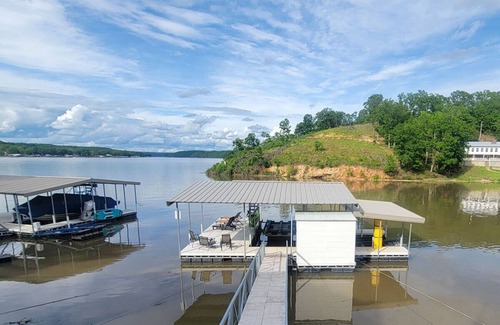 Climax Springs Casa | Lakefront w/ Views, Kayak, Boat Slip