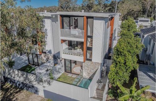 Bogangar Villa | Lakehouse No 4- Luxury Lakefront Getaway Villa Pets Welcome