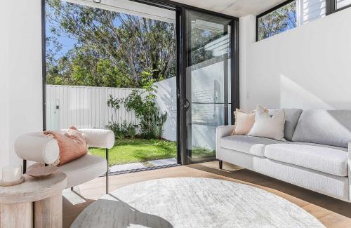 Bogangar Villa | Lakehouse No 4- Luxury Lakefront Getaway Villa Pets Welcome