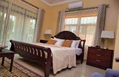 Entebbe Hotel | Lakepoint Villa