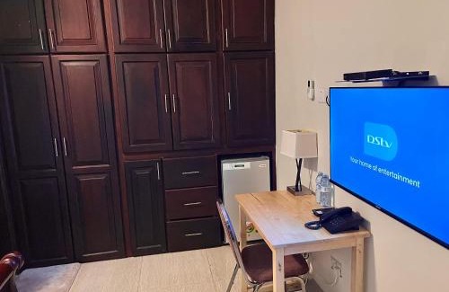 Entebbe Hotel | Lakepoint Villa