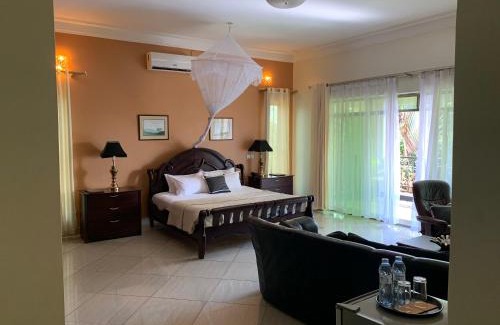 Entebbe Hotel | Lakepoint Villa