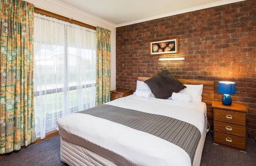 Lakes Entrance Villa | Lakes Jakaranda Holiday Units