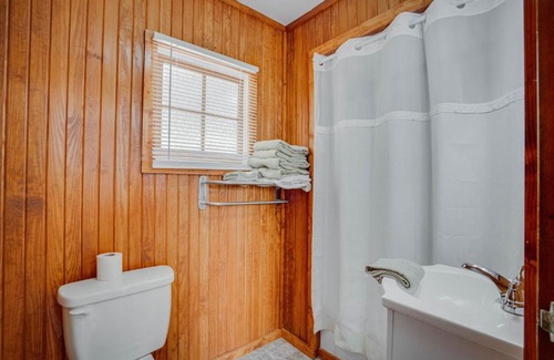 Lake Ozark Apartamento | Lakeshore Cabin 5 on the Lake