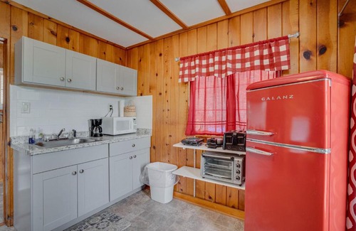 Lake Ozark Apartamento | Lakeshore Cabin 5 on the Lake