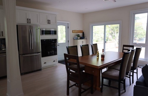 Seguin Casa | Lakeside Family Retreat | Game Room, Basketball, Kayaks, Private Beach, & More!