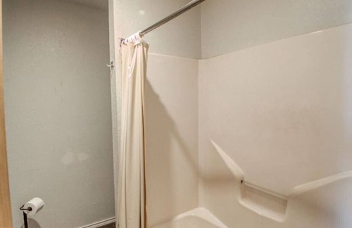 Kingston Apartamento | Lakeside Getaway #2 @ Buncombe Creek