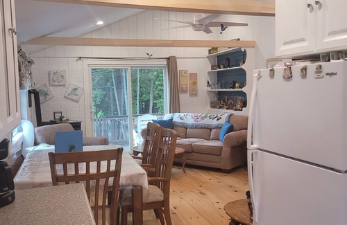 Middleton Cabaña | Lakeside Lagoon W/ Kayaks & Beach Pass