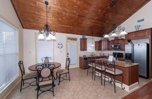 Zwolle Casa | Lakeside Living Paradise: Relaxing waterfront retreat