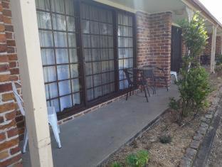 Loftville Hotel | Lakeside Lodge Motel