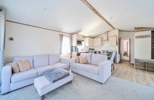 Great Houghton Cabaña | LAKESIDE LULLABY - BILLING AQUADROME in Billing Aquadrome Holiday Park