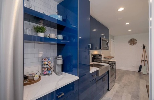 Bridgman Condominio | Lakeside Serenity: One-Bedroom Villa