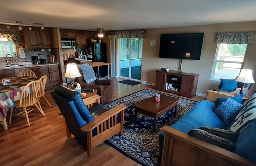 Peel Cabaña | Lakeview Cottage