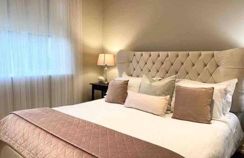 Blessington Villa | Lakeview Lodge Exclusive Home on the Blessington Lake