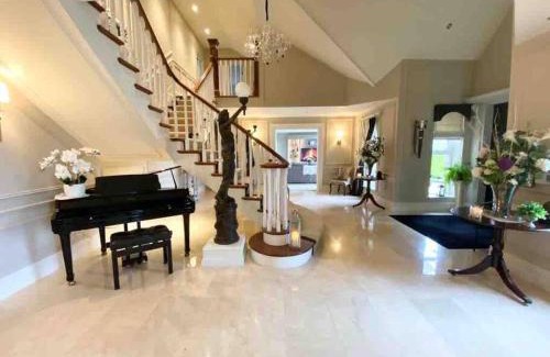 Blessington Villa | Lakeview Lodge Exclusive Home on the Blessington Lake