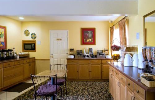 College East Hotel | Lamplighter Inn & Suites at SDSU