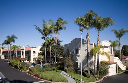 College East Hotel | Lamplighter Inn & Suites at SDSU