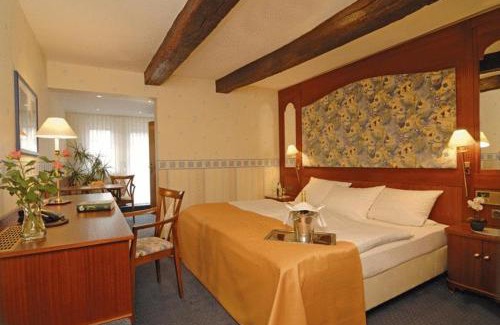 Niederhelden Hotel | Landhotel Repetal