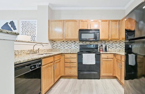 Greensboro Apartamento | Landing at Hawthorne at Horse Pen Creek - 2 Bedrooms in Downtown Greensboro