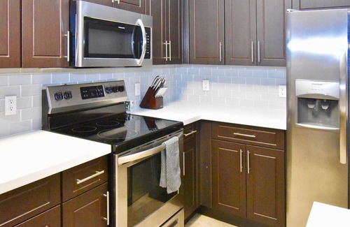 Plantation Apartamento | Landing at Solero Plantation - 2 Bedrooms in Downtown Plantation