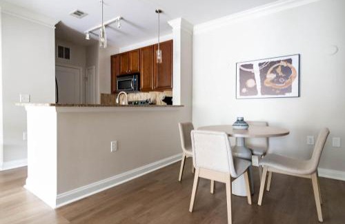 Cary Apartamento | Landing at The Arboretum - Cary