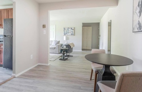 Greenbelt Apartamento | Landing | Beautiful 1BD, Gym, Pool