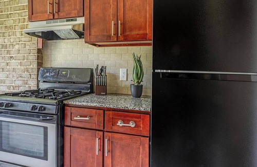 Greenbelt Apartamento | Landing | Beautiful 1BD, Gym, Pool