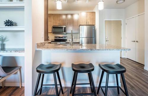 Bellview Apartamento | Landing | Incredible 1BD, Pool, Gym