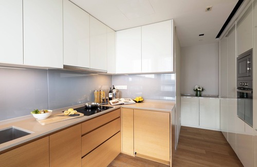 Golden Triangle Complejo | Lanson Place Bukit Ceylon
