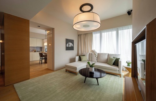 Golden Triangle Complejo | Lanson Place Bukit Ceylon