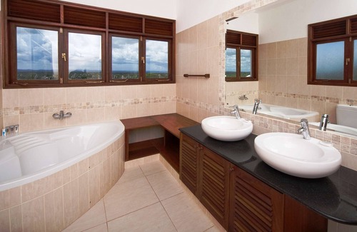 Galu Beach Hotel | Lantana Galu Beach