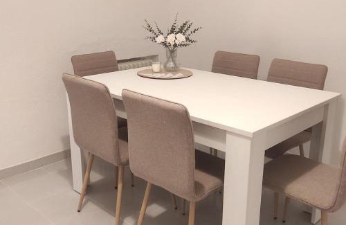 La Adrada Apartamento | Larga 43/1