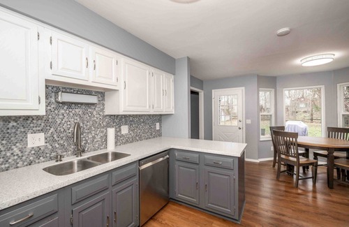 West Chester Casa | Large 5-bedroom house with WiFi and AC in welcoming neighborhood. Sleeps 12!