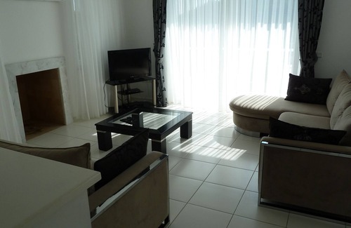 Sarigerme Villa | Amplia Villa de 5 dormitorios en posición elevada con piscina y cerca del mar