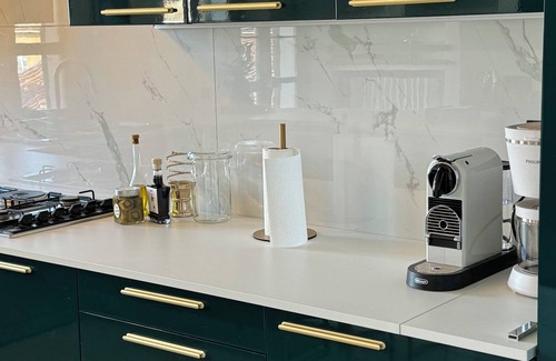 Biella Apartamento | Large apartment in Biella, Italy located on historic Piazza Cisterna