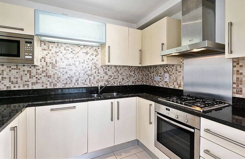 Dun Laoghaire Apartamento | Large Bright Apartment by Dun Laoghaire Harbour